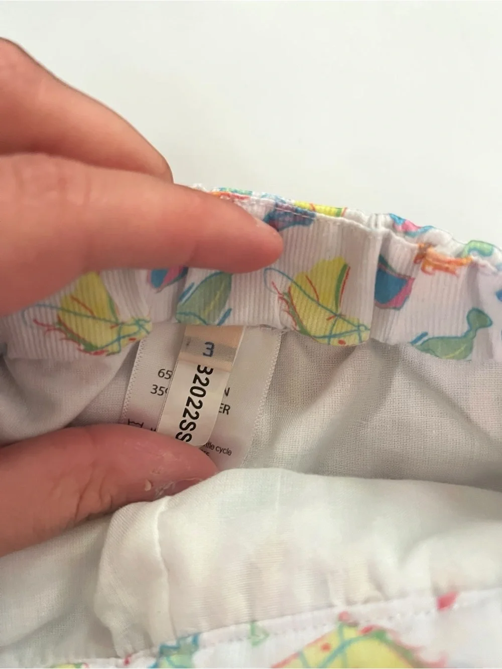 Unisex 3T White Shorts with Horse Race Print NWOT Boutique Brand